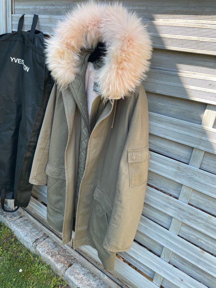 Yves Salomon Damen Pelz Parka Original Gr 40 in Stuttgart