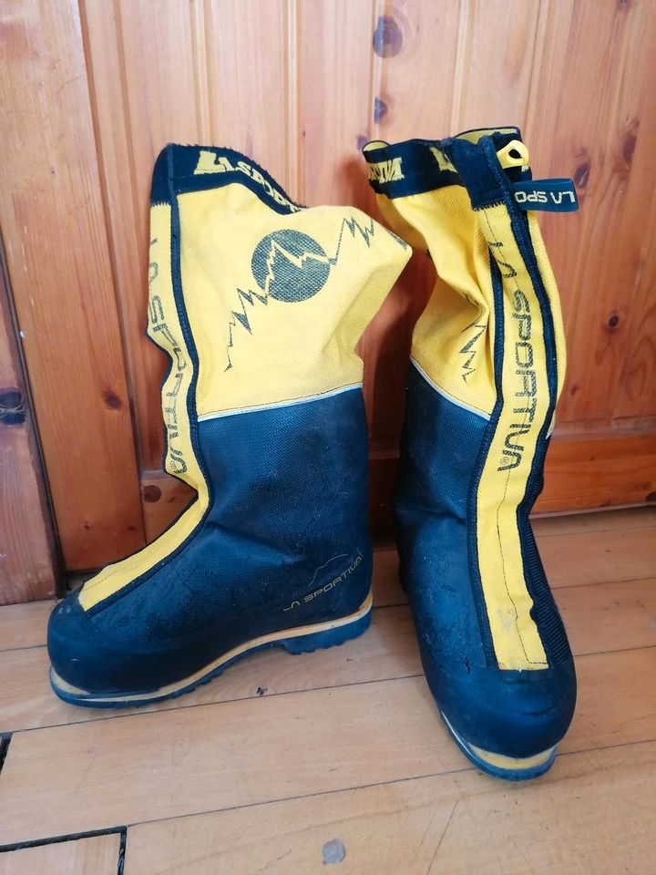 La Sportiva 8000m Boots Olympus Mons in Denkingen