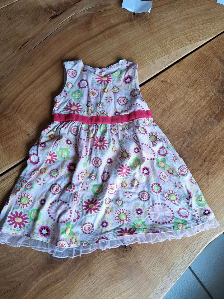 Kleid Mädchen, Größe 80 in Willmenrod