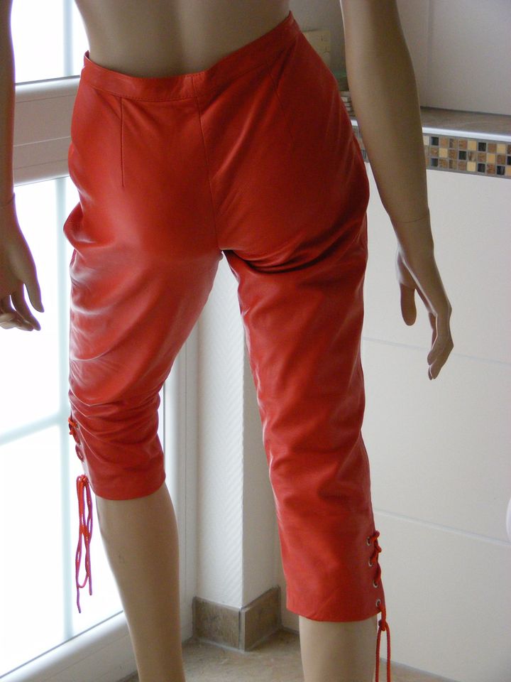 Capri-Style Hose Leder Lederhose Crazy Outfits, orange Gr. XS in Tholey