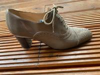 Tods Tod’s Schuhe Gr. 36 Pumps Top Leder Grau Berlin - Charlottenburg Vorschau