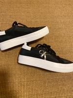 Sneaker von Calvin Klein in schwarz München - Sendling Vorschau