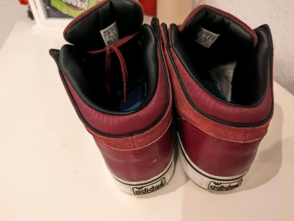 Sneaker Bordeaux Rot Adidas 40 in Hannover