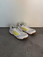 Adidas Hallenturnschuhe weiß, Größe 42 1/3 Niedersachsen - Wolfsburg Vorschau