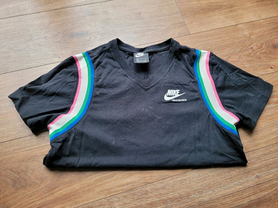 Cooles Shirt von Nike Sportswear Gr. M in Köln