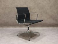 1/5 Vitra Eames EA107 Bürostuhl Office Chair Designer schwarz Wuppertal - Heckinghausen Vorschau