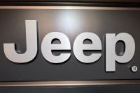 Jeep Logo Schriftzug Werbung Original Mecklenburg-Vorpommern - Neubrandenburg Vorschau