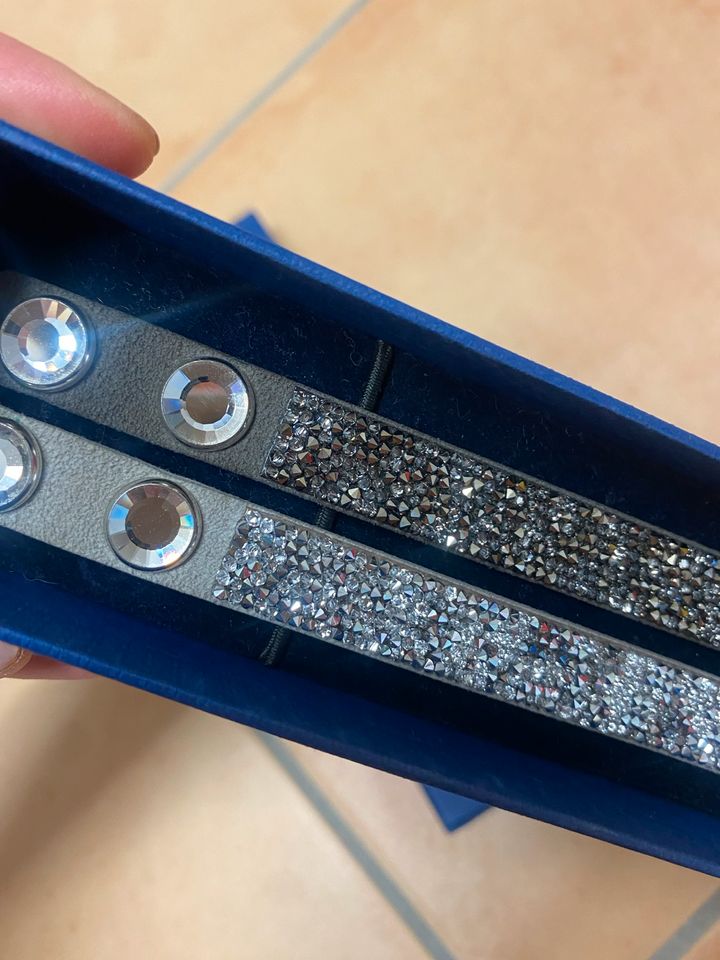 Original Swarovski Ledersrmbänder Straß in München