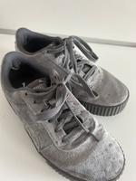 Puma Schuhe (samt grau) Hessen - Babenhausen Vorschau