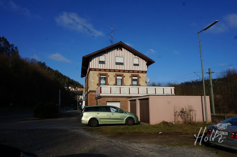 Das lässt sich entwickeln ... Zinshaus mit vier Wohnungen und sep. Garagengrundstück in Epfendorf !! in Epfendorf