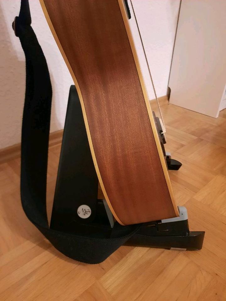 Ortega R131 Klassische Gitarre, viel Zubehör, wie NEU, Anfänger in Augsburg