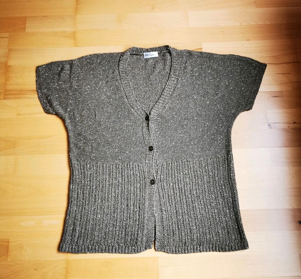 Ulla Popken Strickjacke Kurzarm Größe 42 44 Olivefarben NEU in Krummbek