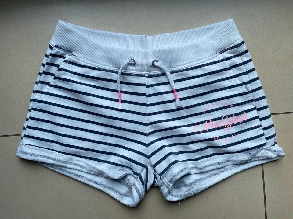 Kurze Hose von H&M für Mädchen, Gr. 140, 9-10 Jahre in Wilhelmshorst