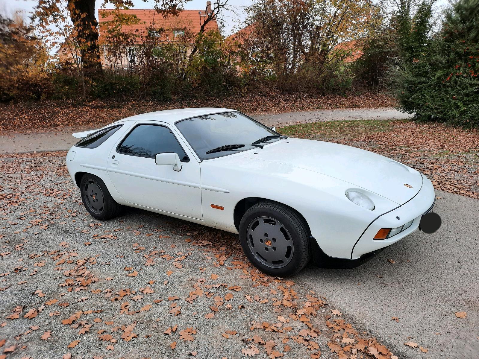 Abbildung des Autos Porsche 928 S zu verkauf…