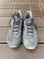 Brooks Levitate 2 LE Grau Schwarz Sneaker  Laufschuhe Gr. 43 München - Bogenhausen Vorschau