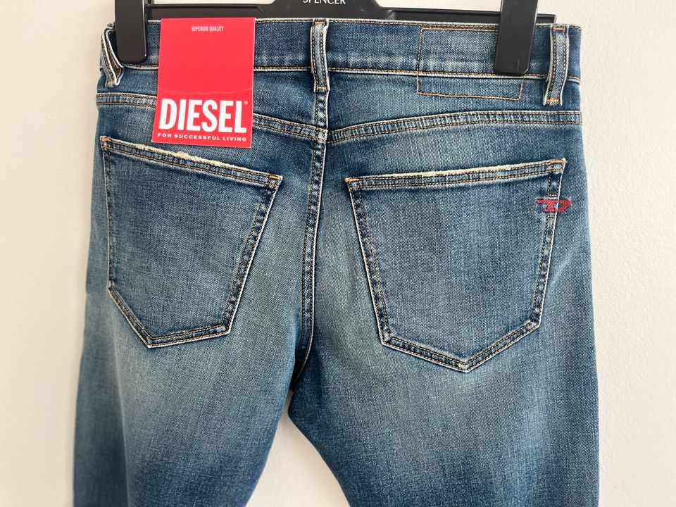 Diesel Jeans slim fit size 30/30 in Hamburg