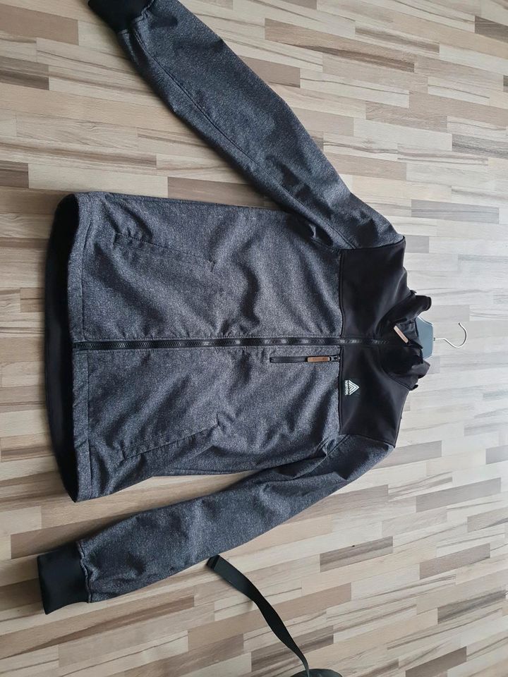 H&m softchelljacke gr 170 in Schwarzenbek