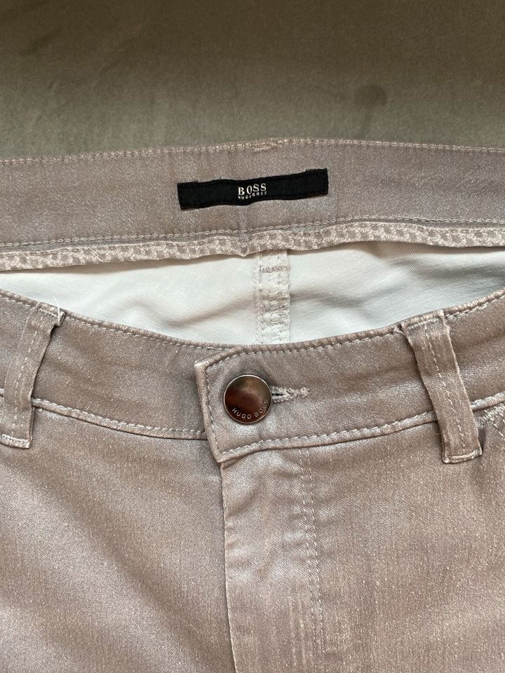 Hugo Boss Jeans beige/grau Gr. 40 in München