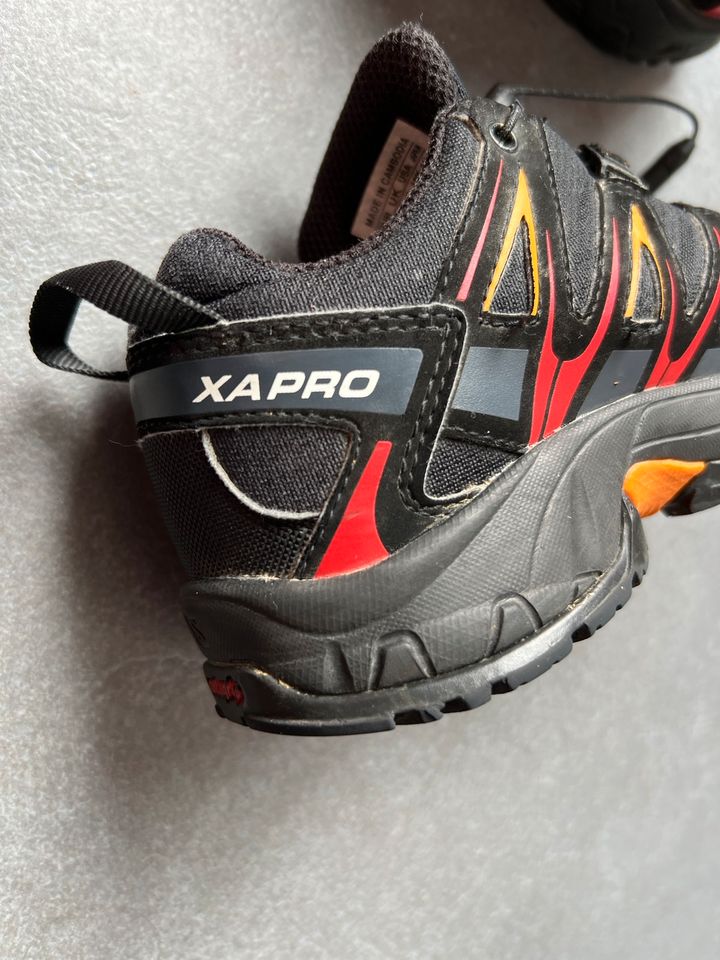 Super Salomon Kinderschuhe gr.  27 XAPro Contagrip Turnschuhe in Neusäß