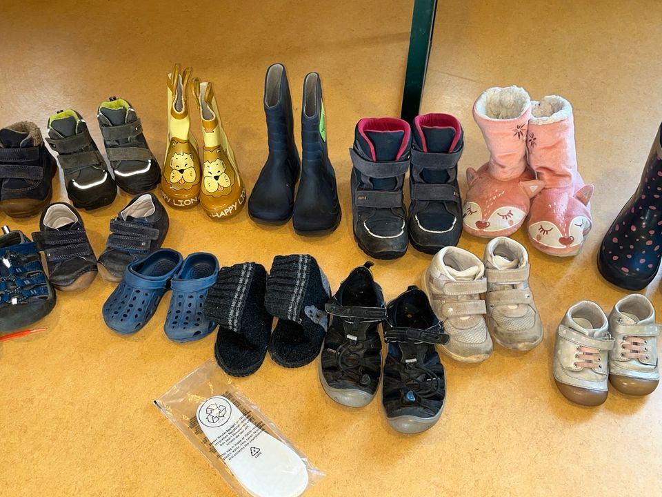 Mädchen Jungen Schuhe Größe 20-30,Hausschuhe Gummistiefel Sneaker in Dresden