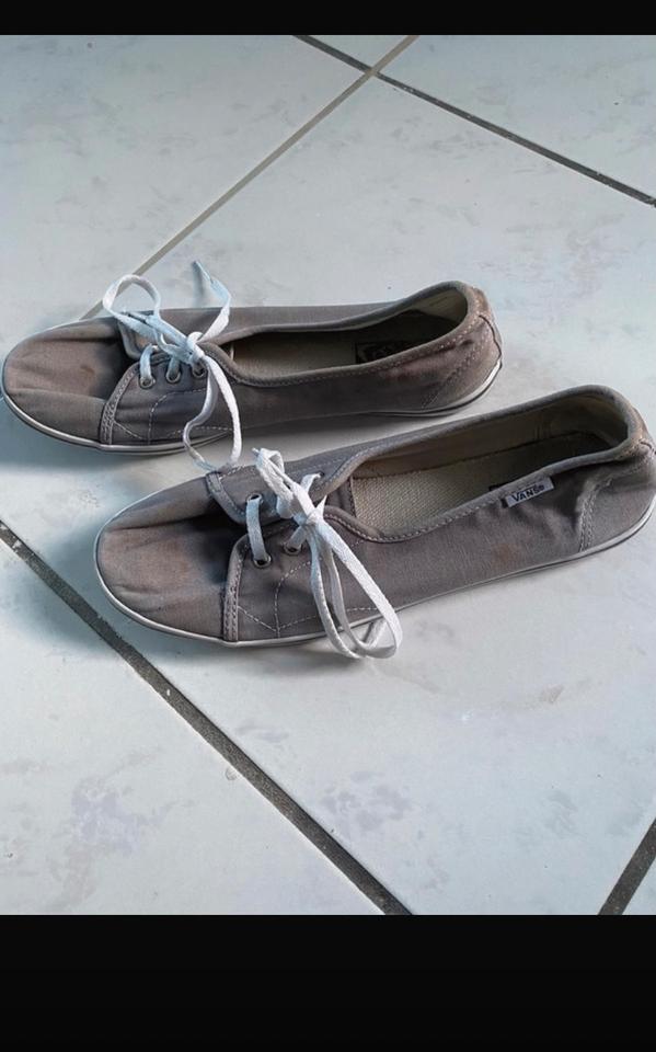 Damen Vans schwarz 40  sneaker Schuhe Turnschuh Vans grau in Dinslaken