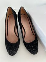 Schwarze Pumps 5th Avenue grö 36 Leder schwarze Edelsteine vorne Bayern - Germering Vorschau