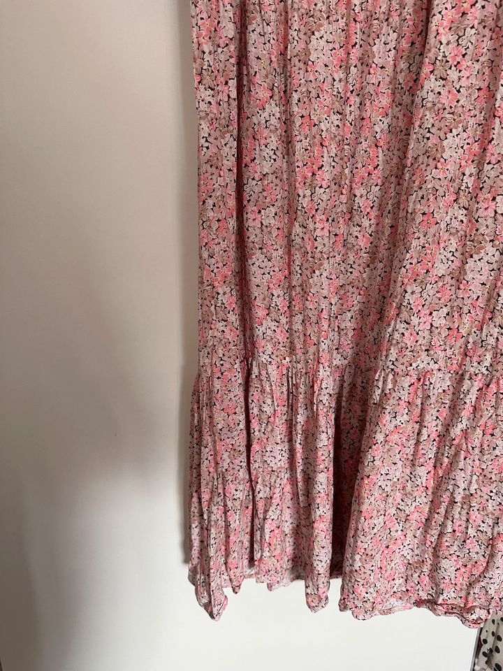 H&M Kleid S Maxikleid midikleid rosa weiß Blümchen Blumen Sommer in Fellbach