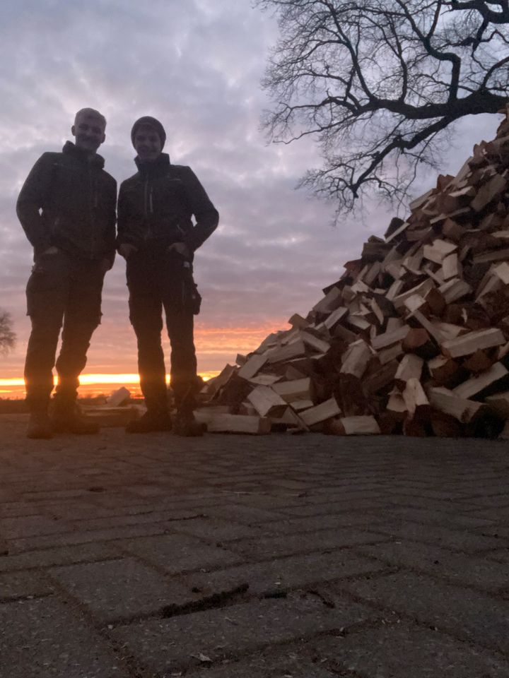 Brennholz, 5 SRM LAUBMIX, ofenfertig, GRATIS Anzündholz in Bröckel