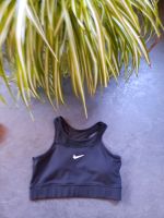 Nike Top Oberteil Bustier herausnehmbare Cups Gr.40/42 Sachsen - Kirchberg Vorschau