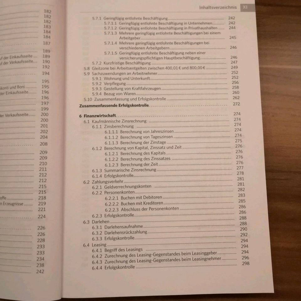 Lehrbuch mit Lösungen zum Lehrbuch DATEV-Kontenrahmen 2011 in Wunsiedel