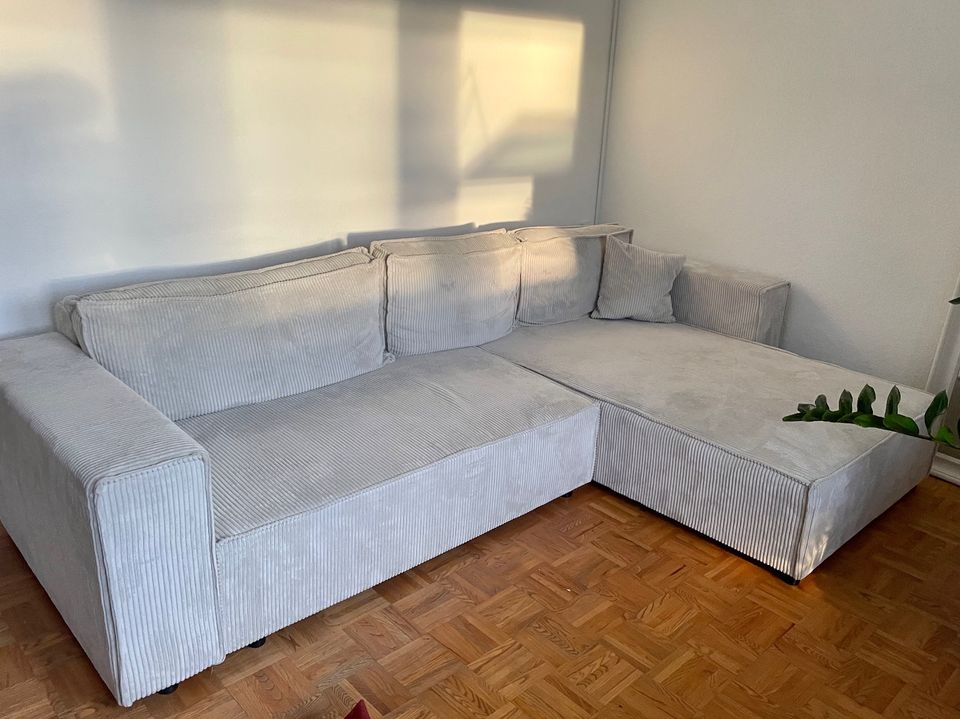 Ecksofa / Schlafsofa Ottomane Rechts 1 Jahr alt in Reutlingen