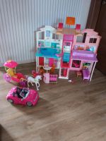 Barbie-Haus (Traumvilla), Kutsche und Auto mit Zubehör Niedersachsen - Bleckede Vorschau