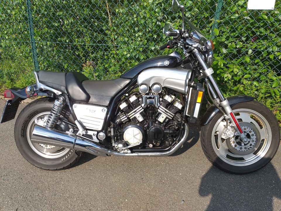 YAMAHA V-max 1200, Motorrad Originalzustand, Historie, Unfallfrei in Neustadt a. d. Waldnaab