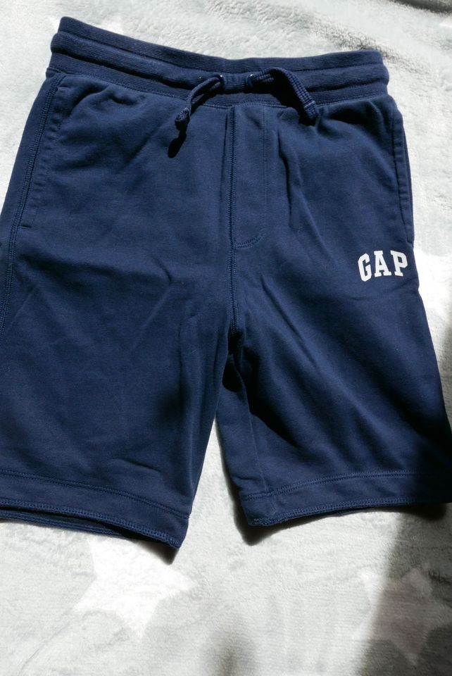 GAP Sweatshort Gr.10y (ca.146/152) in Stegen