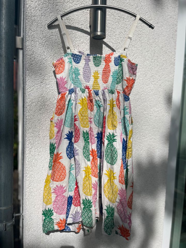 BODEN Buntes Sommerkleid mit Ananas - 152 in Berlin