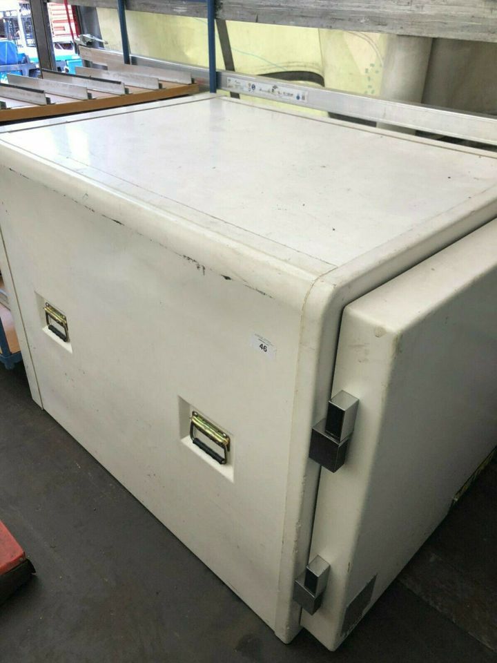 ISOTHERME LAMBERET mit Kühlakkus BP 43 Isolier-Transportbox in Reutlingen