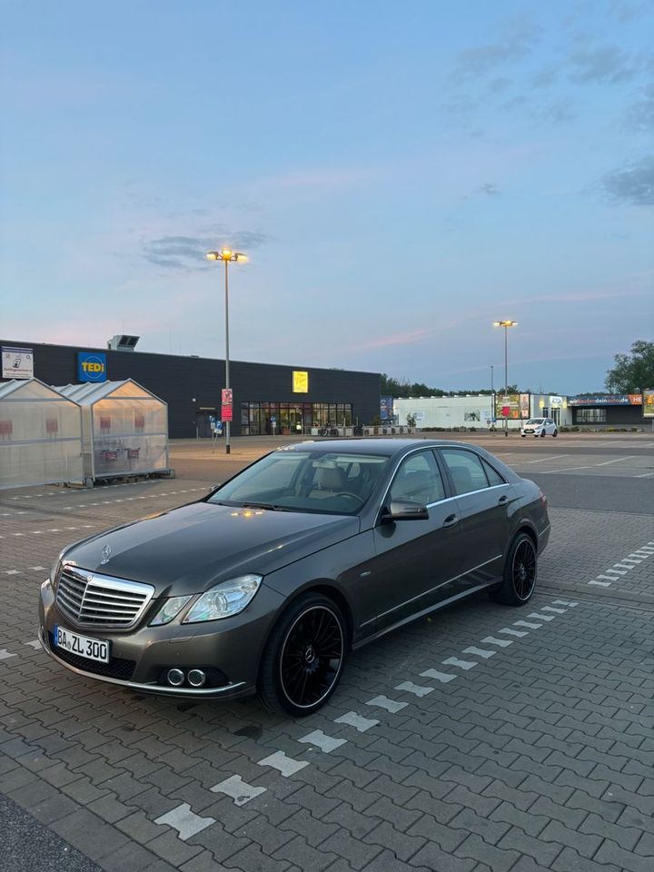 Mercedes-Benz 300 Limousinen in Strullendorf