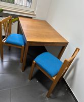 Tisch ausziehbar  und 2 Stühle Düsseldorf - Benrath Vorschau