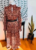 Asos Kleid mit Leo Print Satin Gr. A Bayern - Memmingen Vorschau