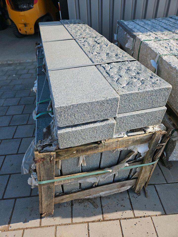 Granit Palisade 175x25x10cm anthrazit Pfosten Stehle Naturstein in