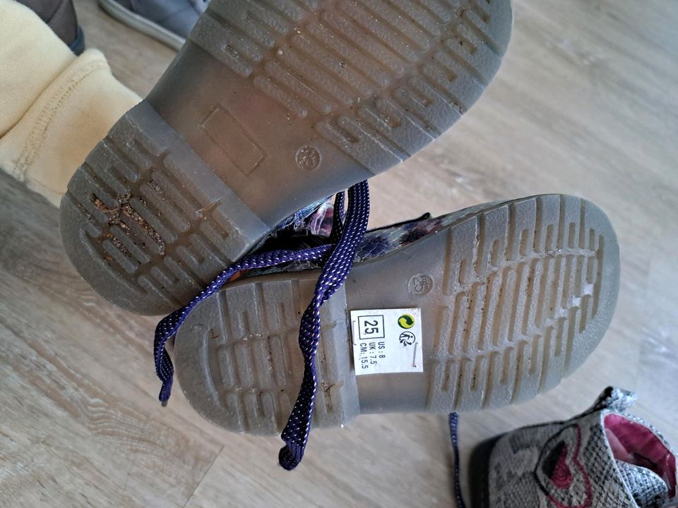 Kinder Schuhe Gr 15 in Neuenstadt