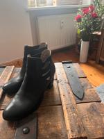 Geox Stiefeletten mit Nieten Leder schwarz Brandenburg - Velten Vorschau