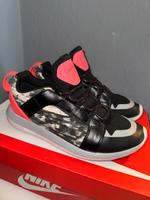 Calvin Klein Damenschuh Turnschuh Sneaker Größe 39/40 Hessen - Kassel Vorschau