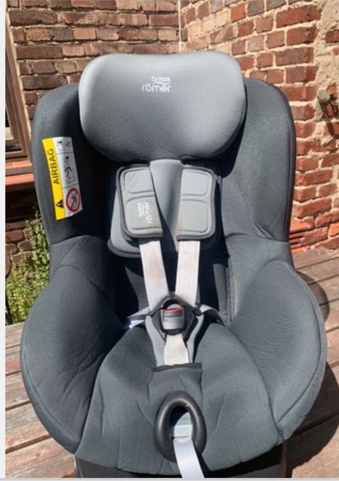 Gepflegter Britax Römer Kindersitz Dualfix 2 R grau ISOFIX in Iserlohn