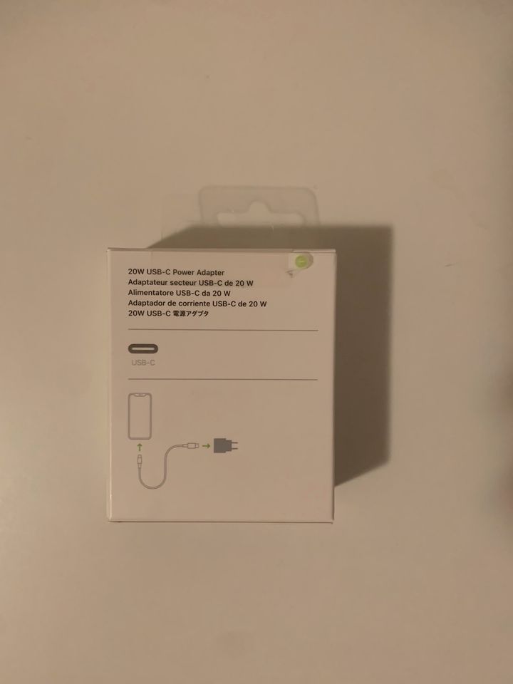 NEU!!! Original USB-C Adapter NEU!!! in Daaden