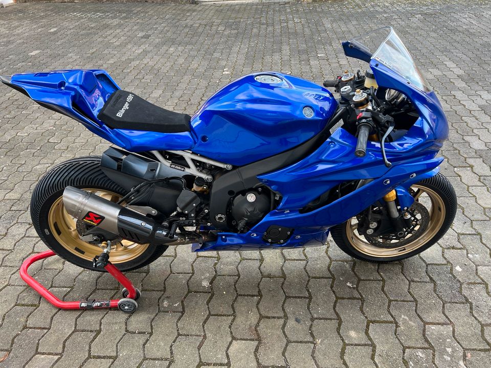 Yamaha R6 RJ15 / RJ27 Rennmotorrad in Arzfeld