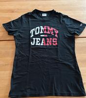 Tommy Hilfiger T-Shirt Herren Gr.XS schwarz Hessen - Großkrotzenburg Vorschau