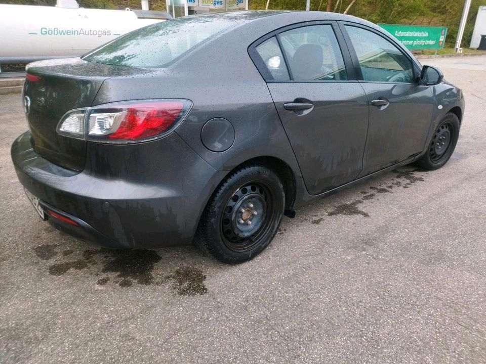 MAZDA 3 BL SEDAN 1.6 BENZINER BAUJAHR 2011 in Hausen i. Niederbayern