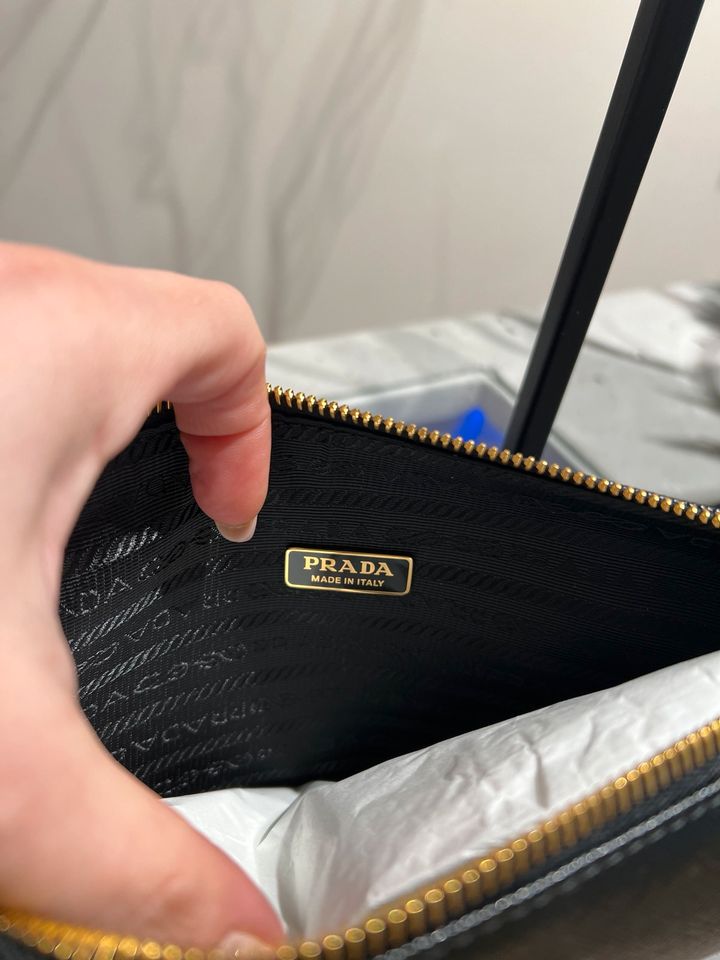 PRADA BAG LEDER in Düsseldorf