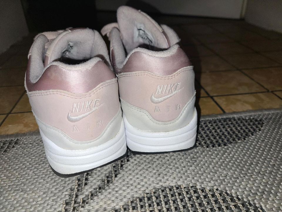 Nike Air Max 1 Größe 38.5 Damen Rosa in Friolzheim